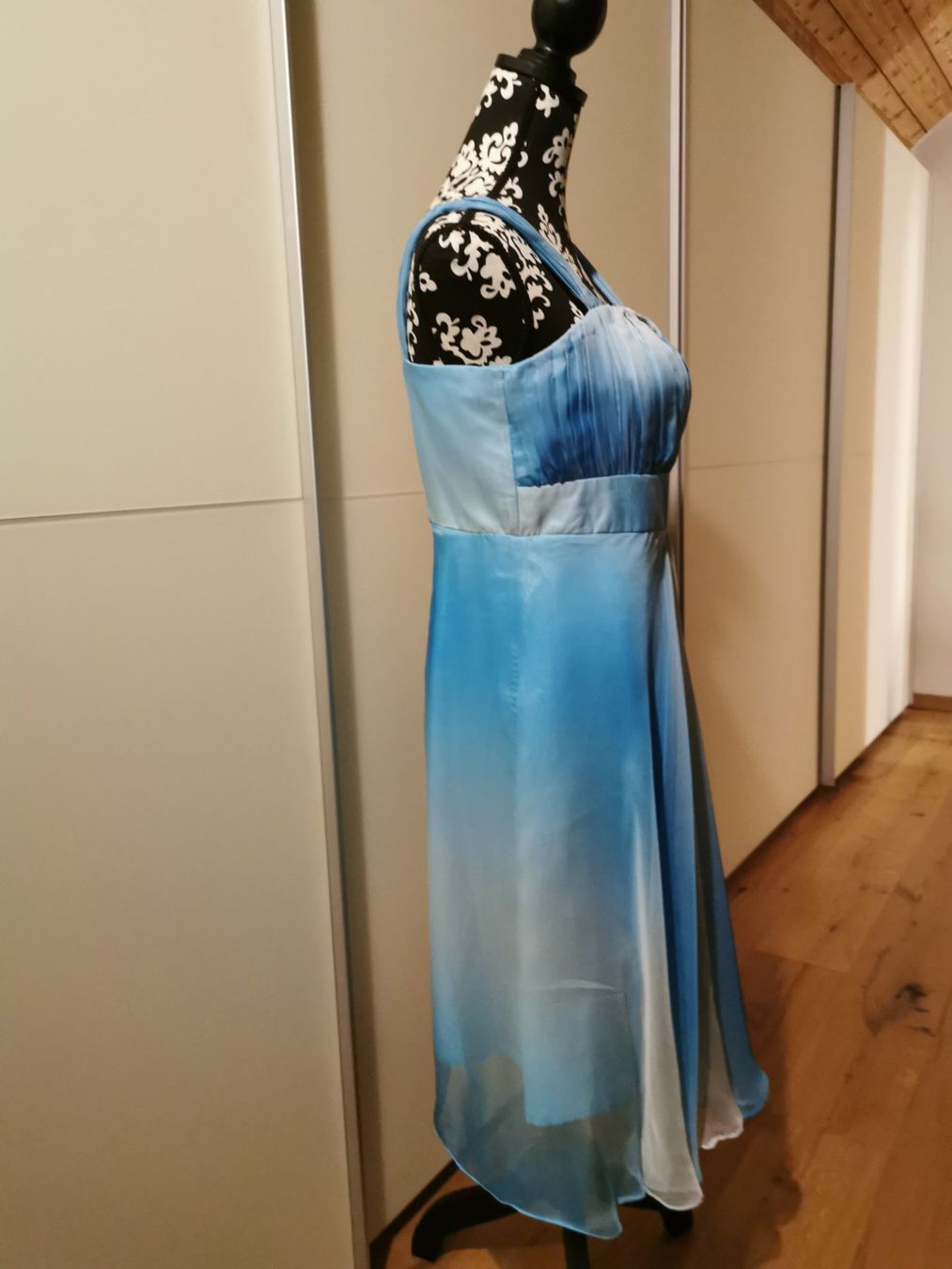 Robes: Traumhaftes Kleid – D'occasion à Menziken par Giulietta1 4