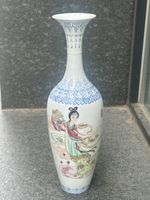 Chinesische Vase aus feinem Porzellan