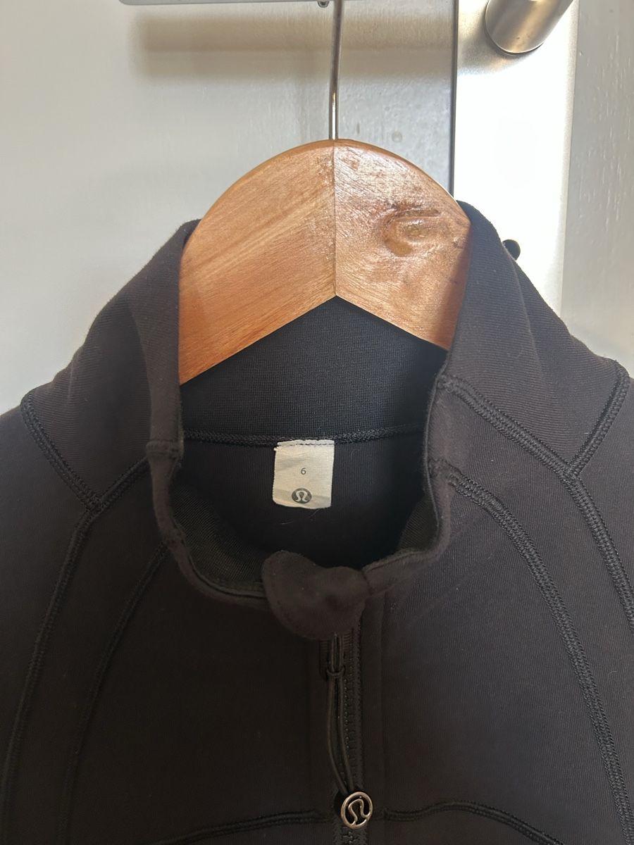 Lululemon Giacche: Originale Lululemon Jacke Schwarz GRÖSSE: 6 – Usato da Winterthur venduto da jon_5tzr 2