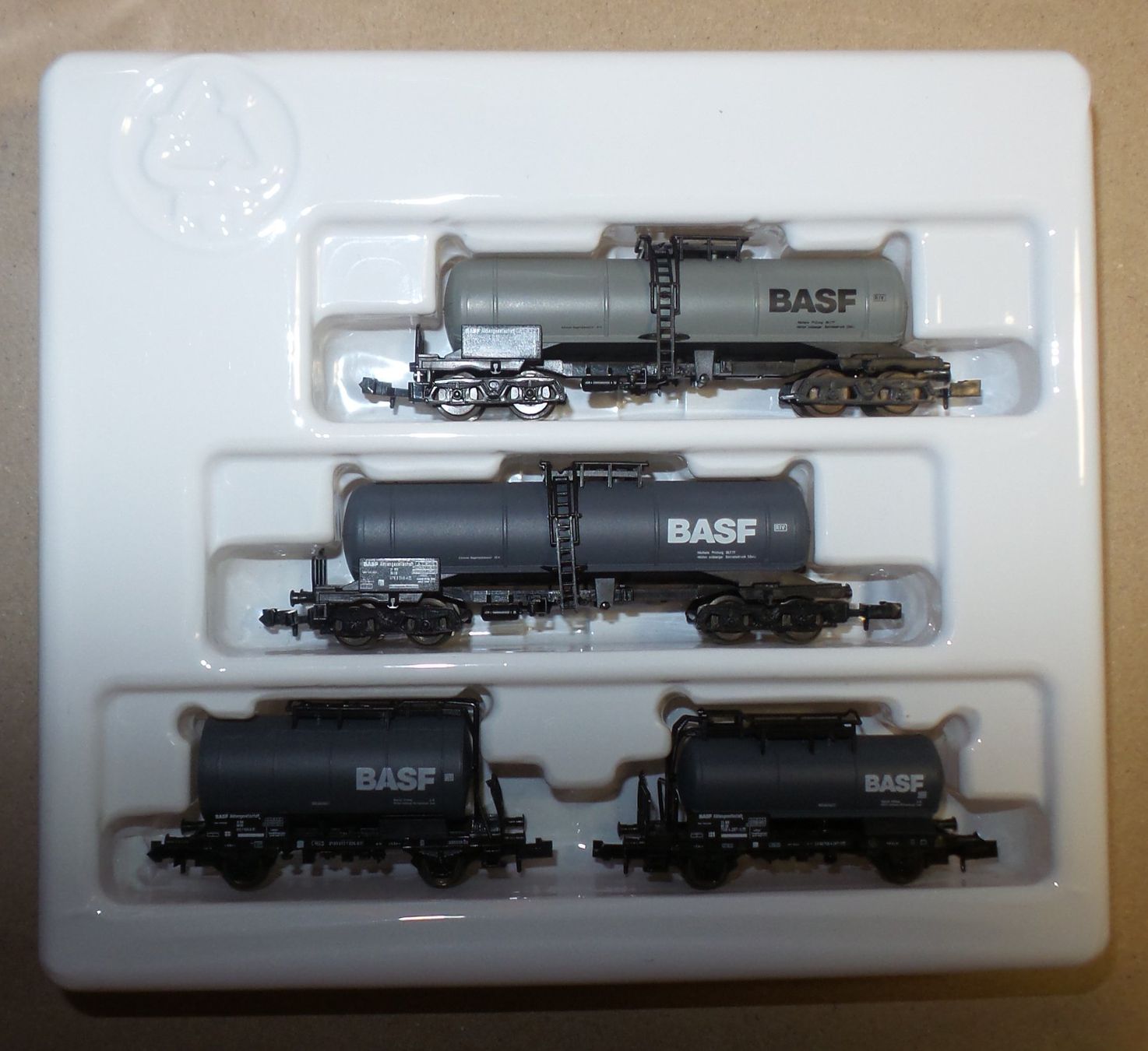 Roco Modellini di ferrovie: 4 wagons citerne Roco N 24010 – Usato da Bulle venduto da Rockandtoys 1