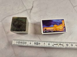 Cube de pyrite (~100 g) – forme géométrique naturelle