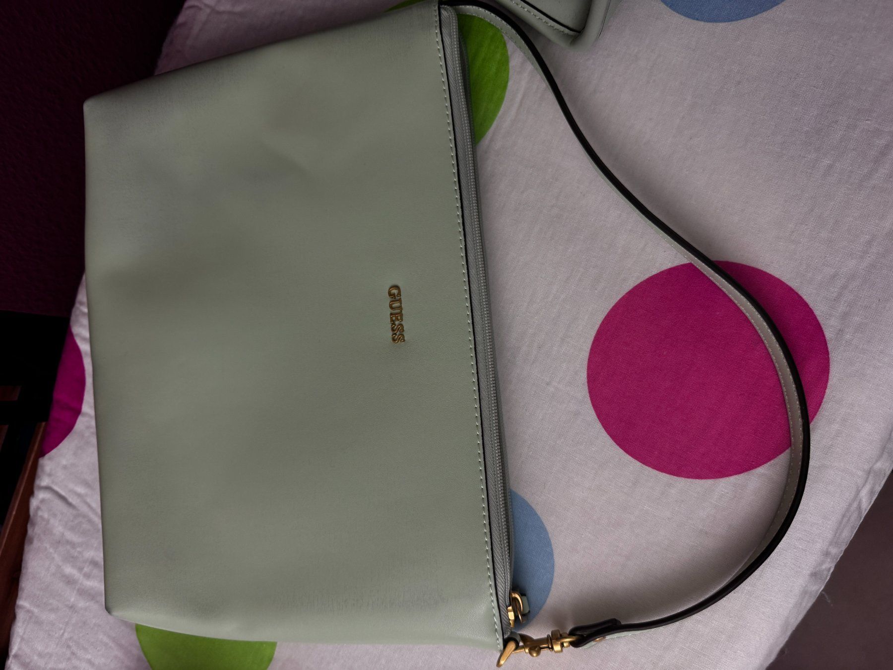 Guess Borse da donna: Guess Shopper in mint-grün – Usato da Muttenz venduto da einfach-schoen 5