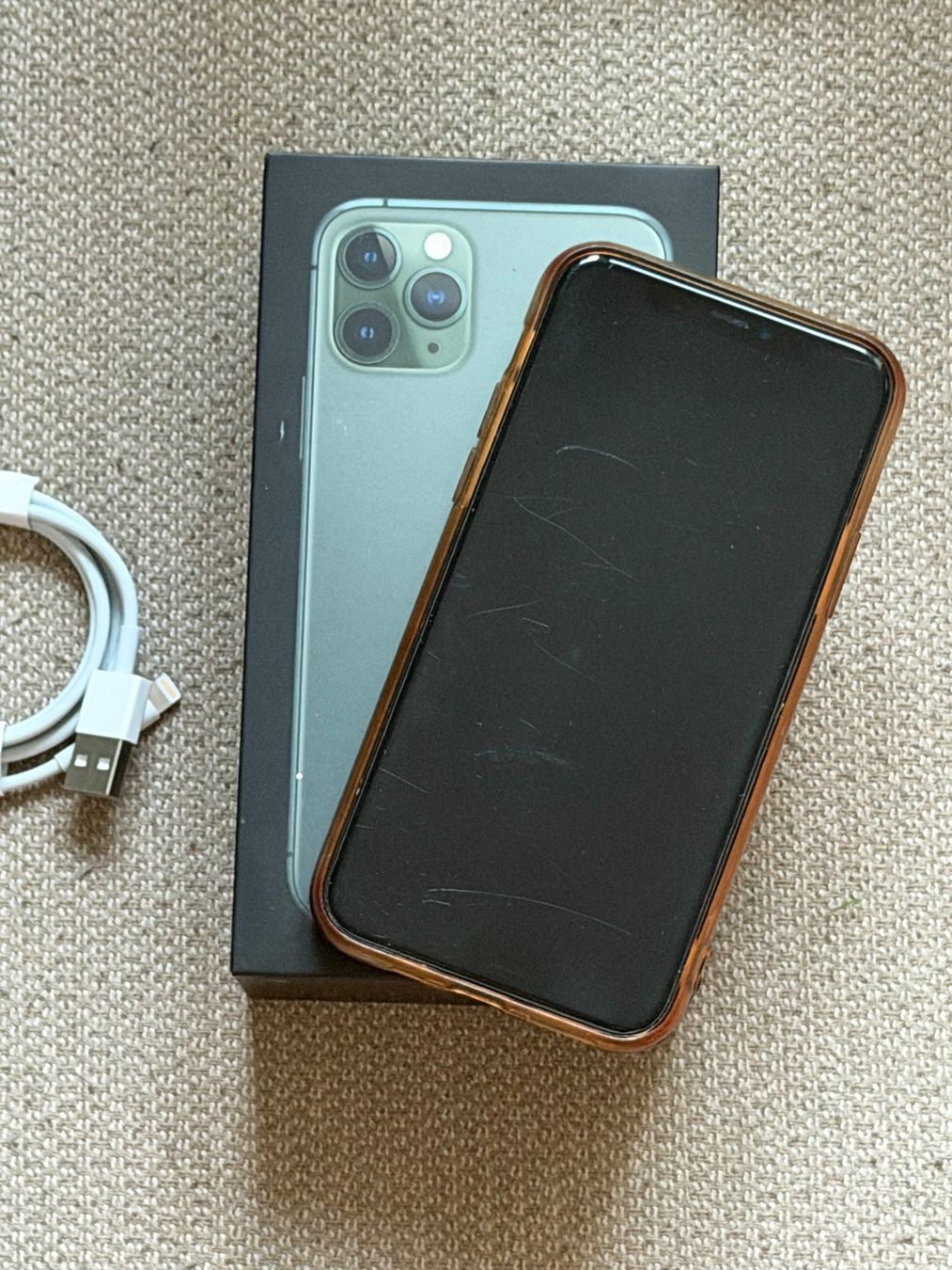 Apple Telefoni cellulari / Smartphones: iPhone 11 Pro 64GB gebraucht, sichtbare Gebrauchsspuren – Usato da Zurich venduto da zohartze