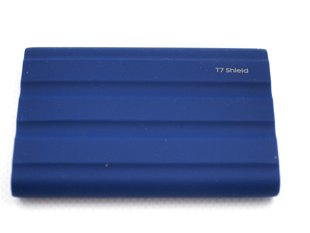 Samsung Harddisks: SAMSUNG T7 Shield SSD 2TB (26080313) – Gebraucht aus Zürich von fundsachenverkauf 2