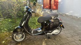 Vespa Piaggio Primavera 125 Motorroller schwarz