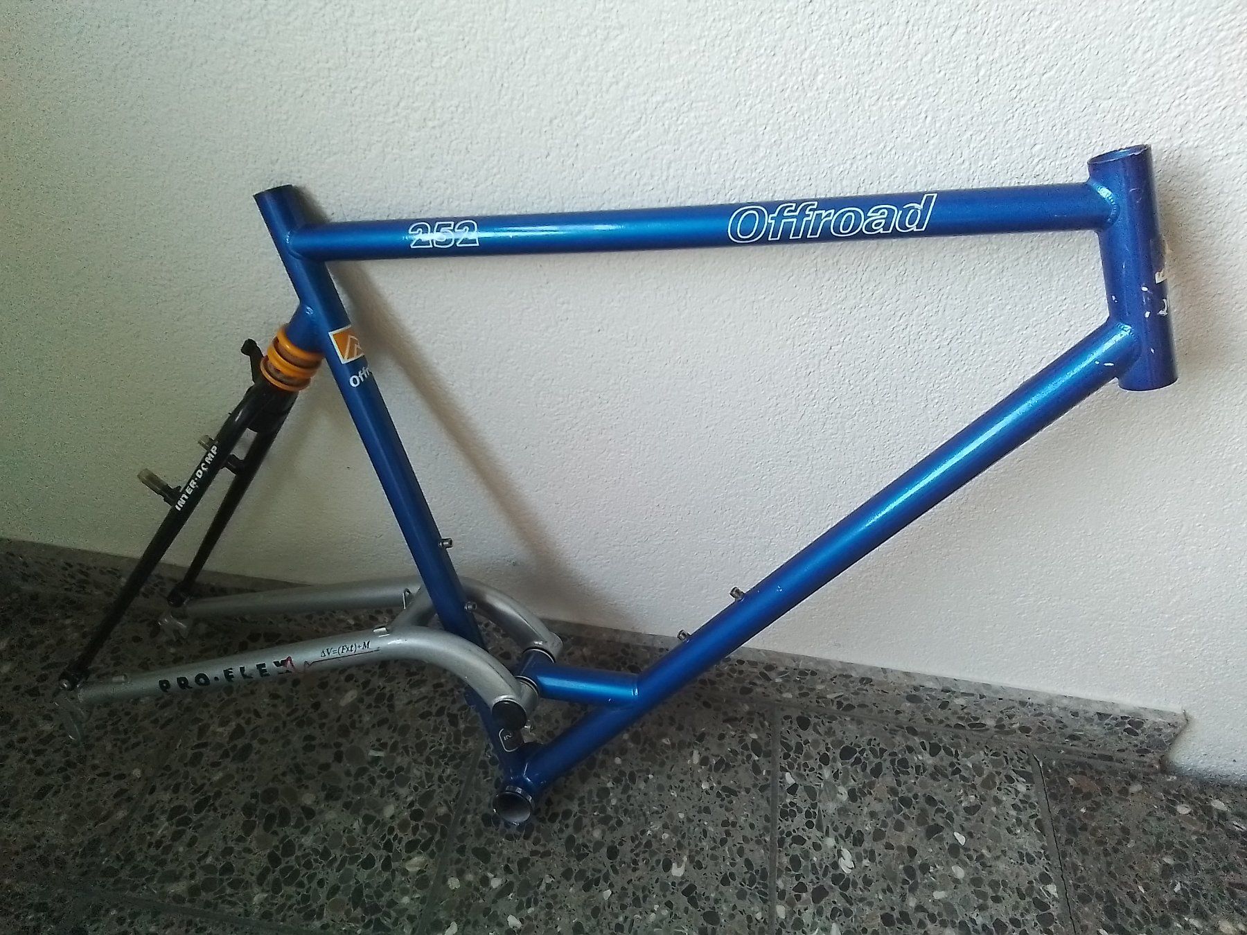 Pezzi di ricambio: PRO-FLEX 252 Offroad Fullsuspension RETRO Rahmen 57 cm NEU – Nuovo (secondo la descrizione) da Rüti ZH venduto da Velo-Jimmy