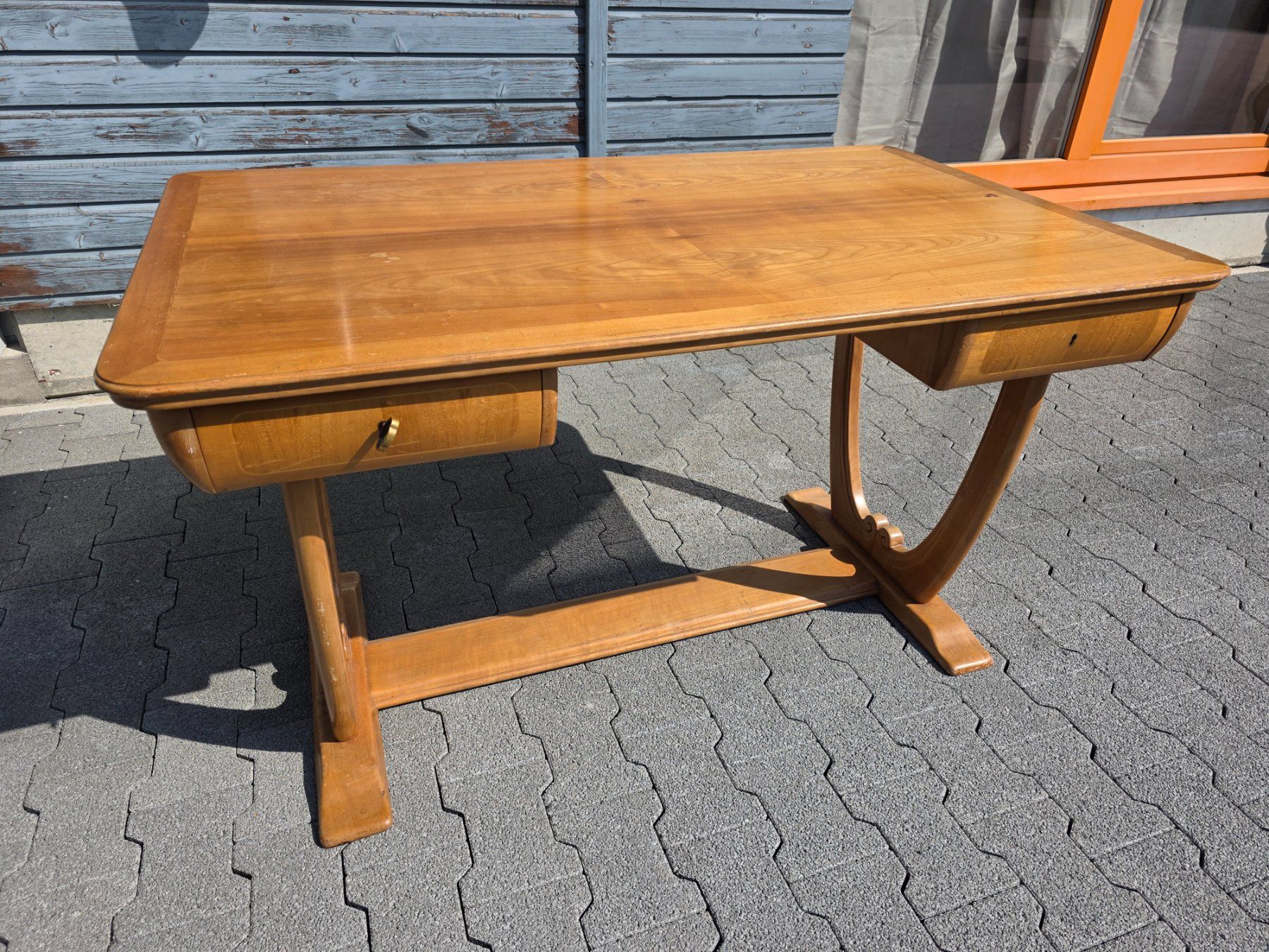 Tische: Vintage Holz Tisch Jugendstil oder Art Deco – Gebraucht aus Walterswil BE von Lonitti
