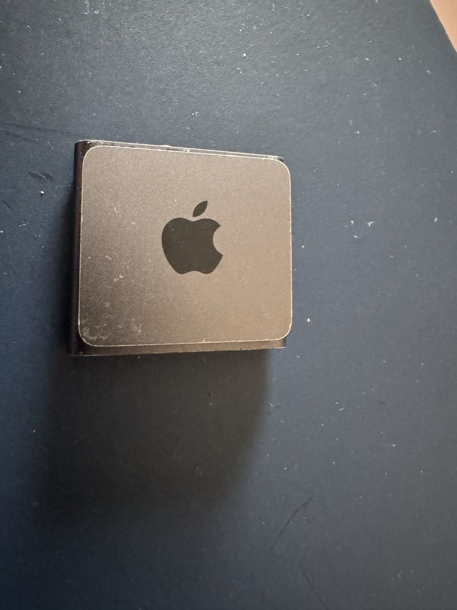 Apple Tragbarer Mediaplayer: Apple iPod shuffle 4th Generation – Defekt aus Biel/Bienne von Baol1 1