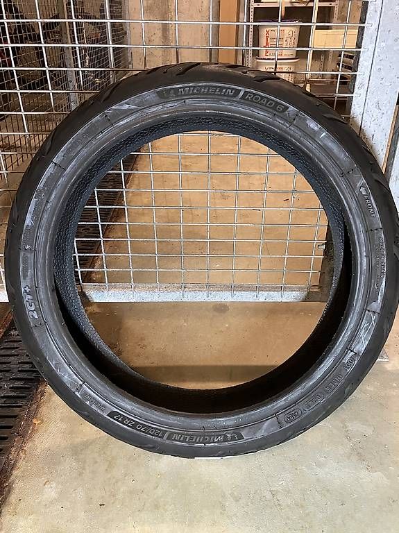 Michelin Pneus & Kompletträder: Michelin Road 6 120/70/17 – Gebraucht aus Regensdorf von student87 1