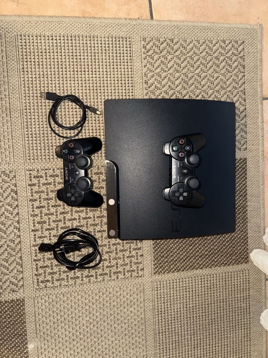 Sony Console: PS3 , 2 controller, all cable  – Usato da Neyruz FR venduto da Paw_ket-Steal