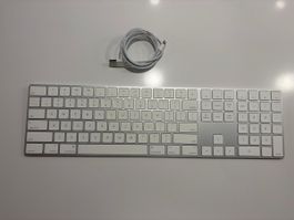 Apple Magic Keyboard mit Ziffernblock neuwertig