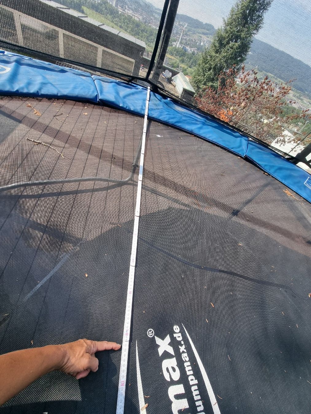 Trampoline: XXL Trampolin der Marke Jumpmax MegaAir 370 – Gebraucht aus Geroldswil von viv_vs9r 8
