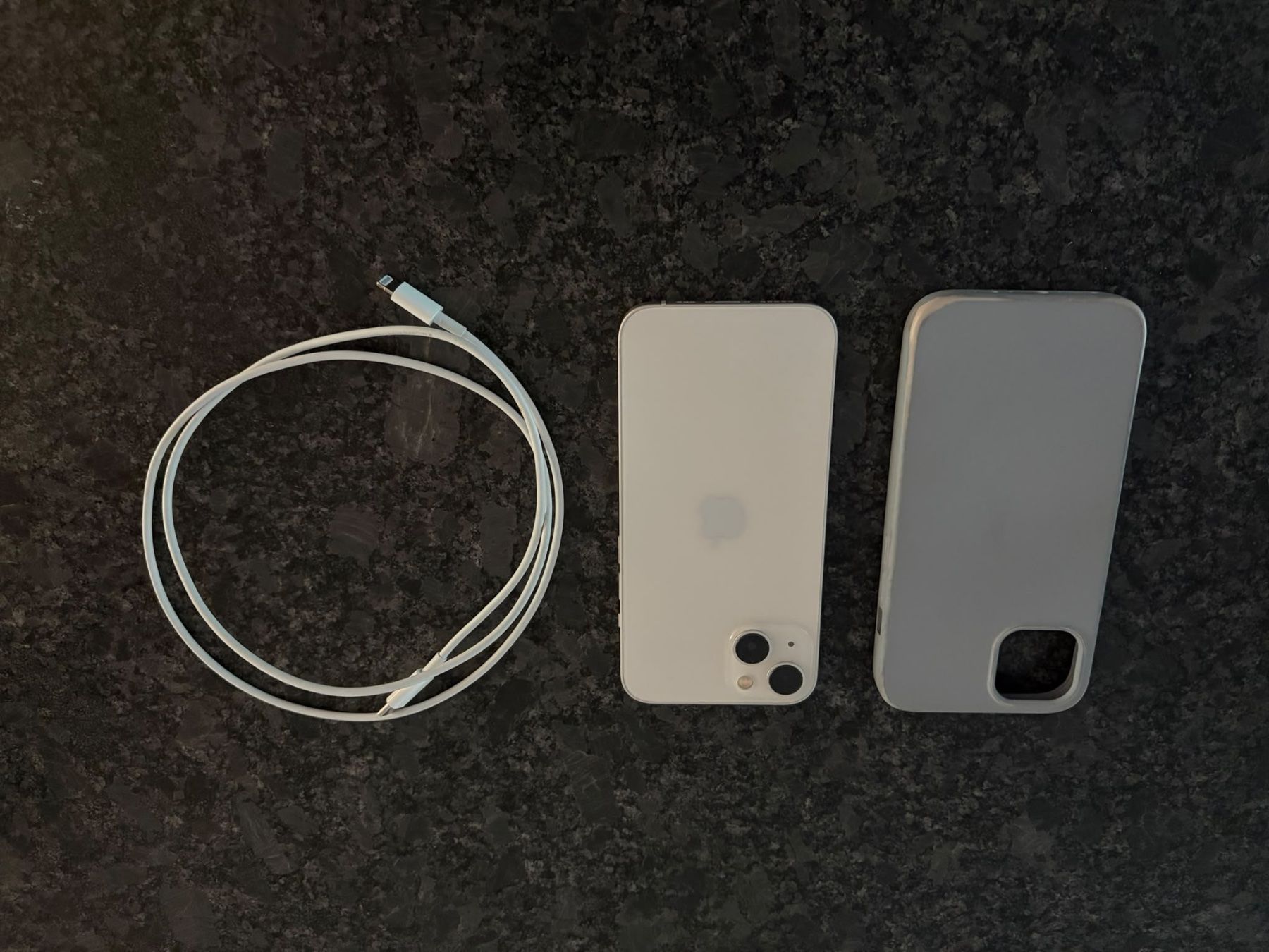 Apple Telefoni cellulari / Smartphones: Apple iPhone 13 weiss – Usato da Wetzikon ZH venduto da FleaMarket 2