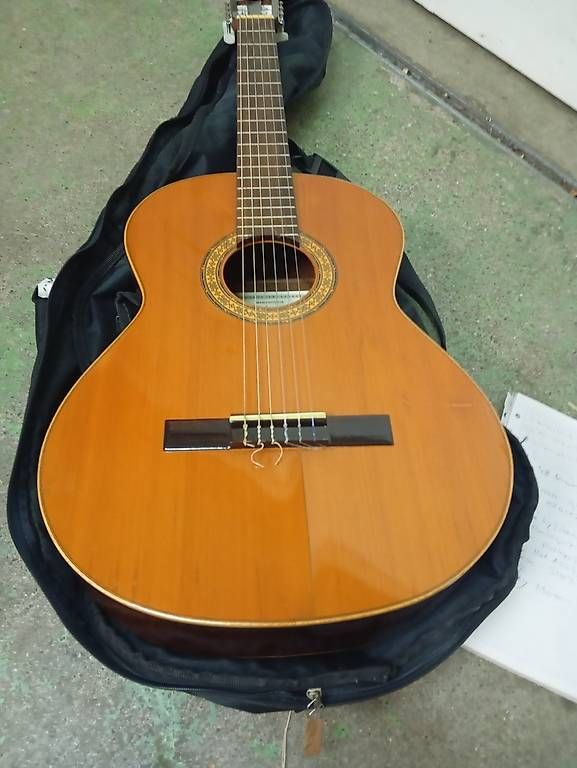 Alhambra Strumenti musicali: Alhambra Classic guitar Mod. 3 C – Usato da Basel venduto da Petergunn