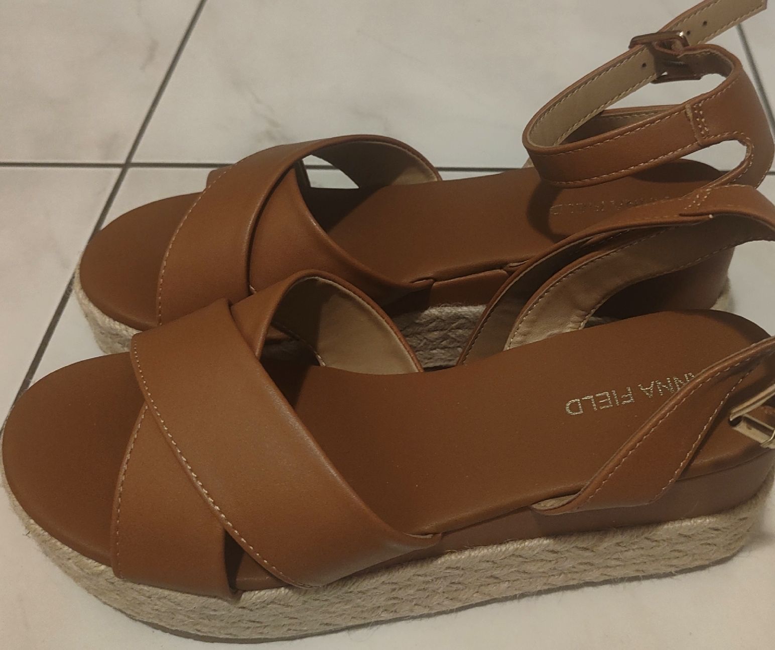 Scarpe da donna: Espadrilles compensées neuves. Taille 39, couleur > cognac – Nuovo (secondo la descrizione) da Biel/Bienne venduto da notfun 1