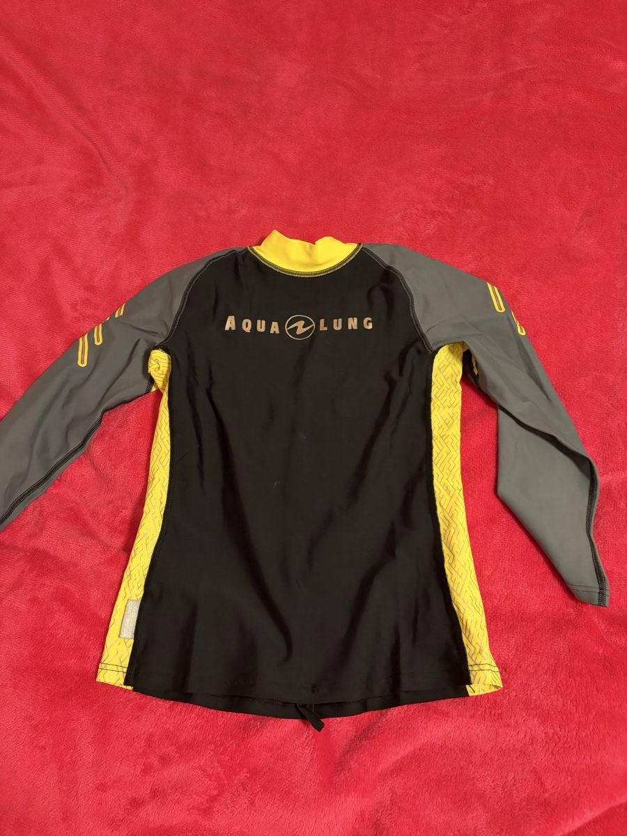 Camicie, T-shirt & Polo: Tauchoberteil – Usato da Geroldswil venduto da ali_rpw6