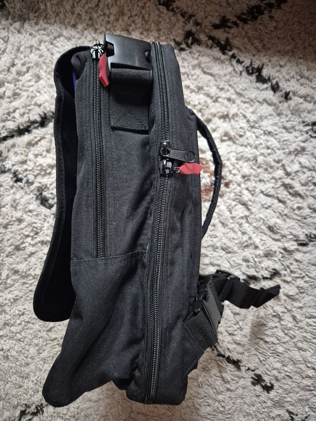 Sacs à dos: Sac à doc TSR originale, noire bon état – D'occasion à Lausanne par mly_j8yp 1