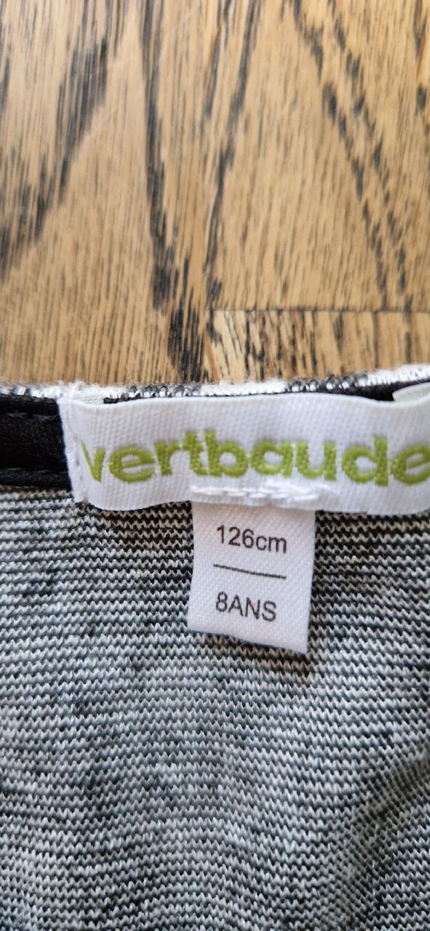 Maglioni & Felpe: Vertbaudet Mädchen Langarmshirt Gr. 126 Karo Pullover – Usato da Benken SG venduto da EgMoJo 1