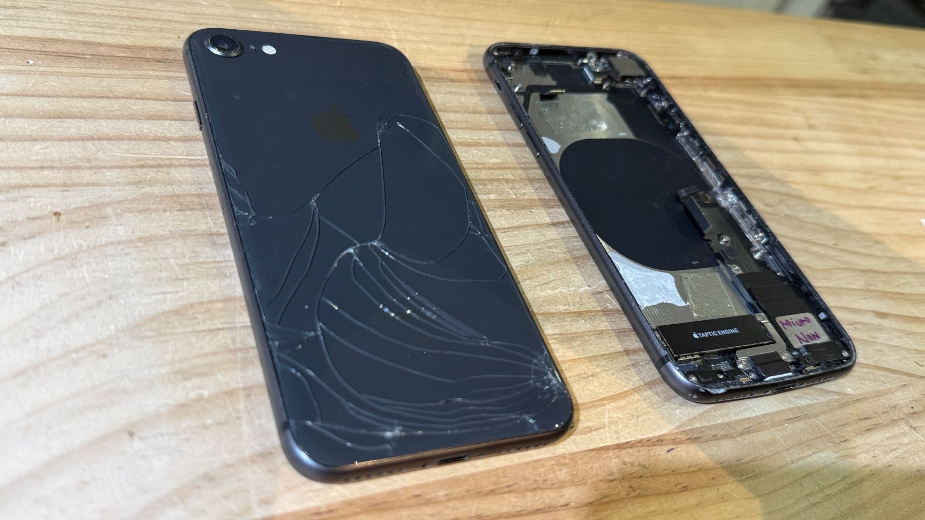 Apple Telefoni cellulari / Smartphones: 2 Chassis iPhone 8 avec composants – Usato da Morges venduto da DA-repa 2