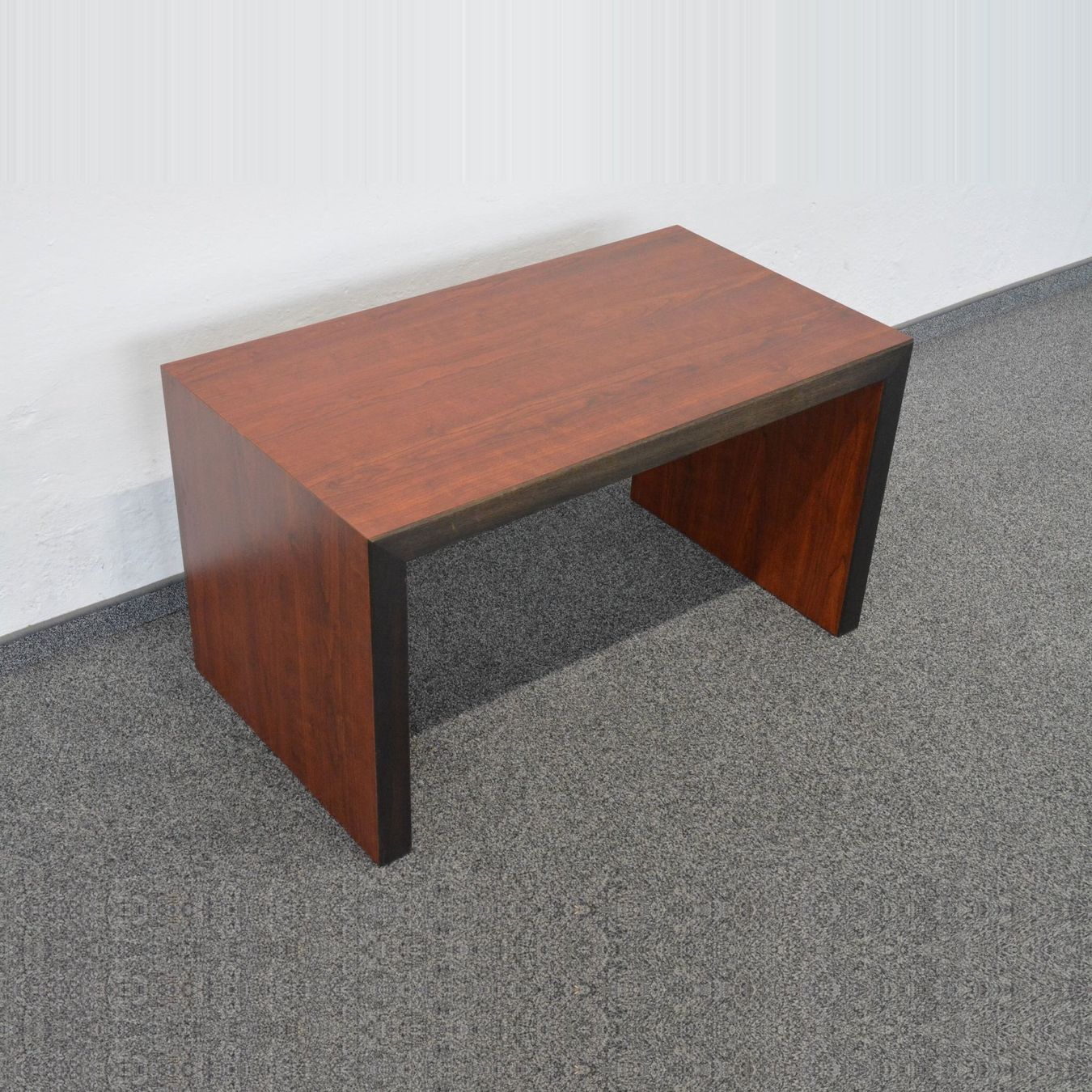 Tables: Top Design Basic Lounge-Table – D'occasion à Schönenwerd par mcofficeshop 1