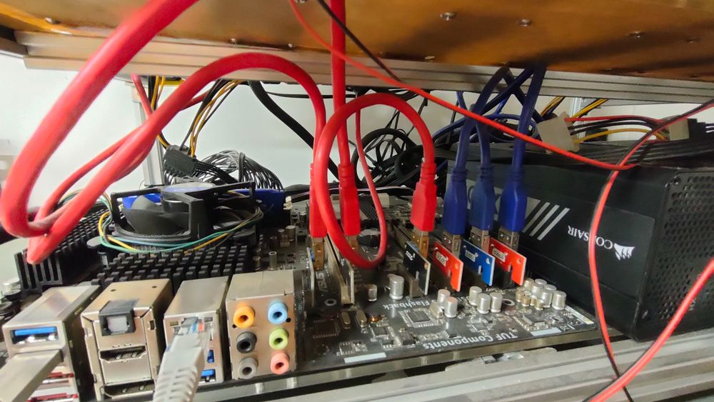 Mining Rig für 6xGPU (1x GPU dabei) + Mainboard + Netzteil (Gebraucht ...