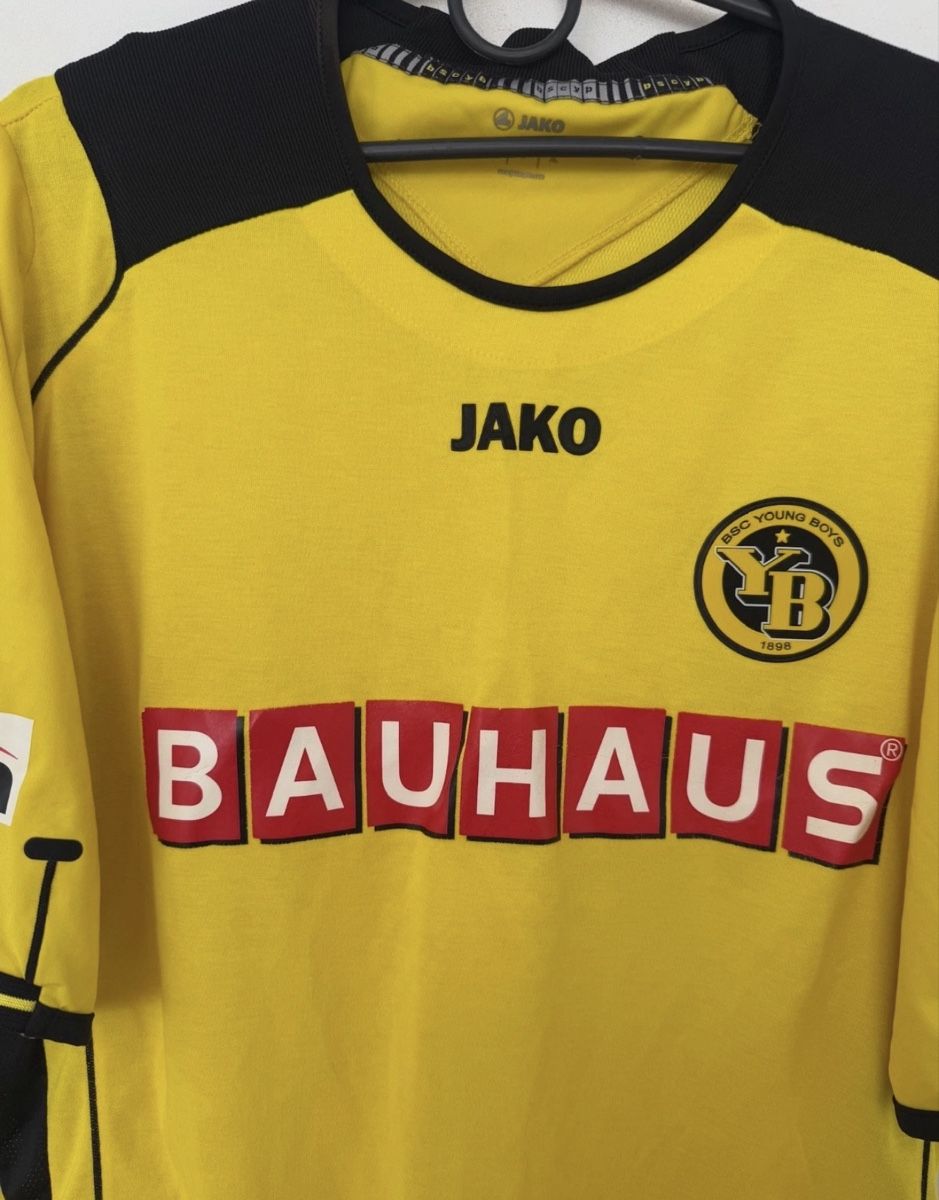 Young Boys Canottiere & Pantaloni: BSC Young Boys 2012/13 Trikot – Usato da Allschwil venduto da lor_6cgq 2