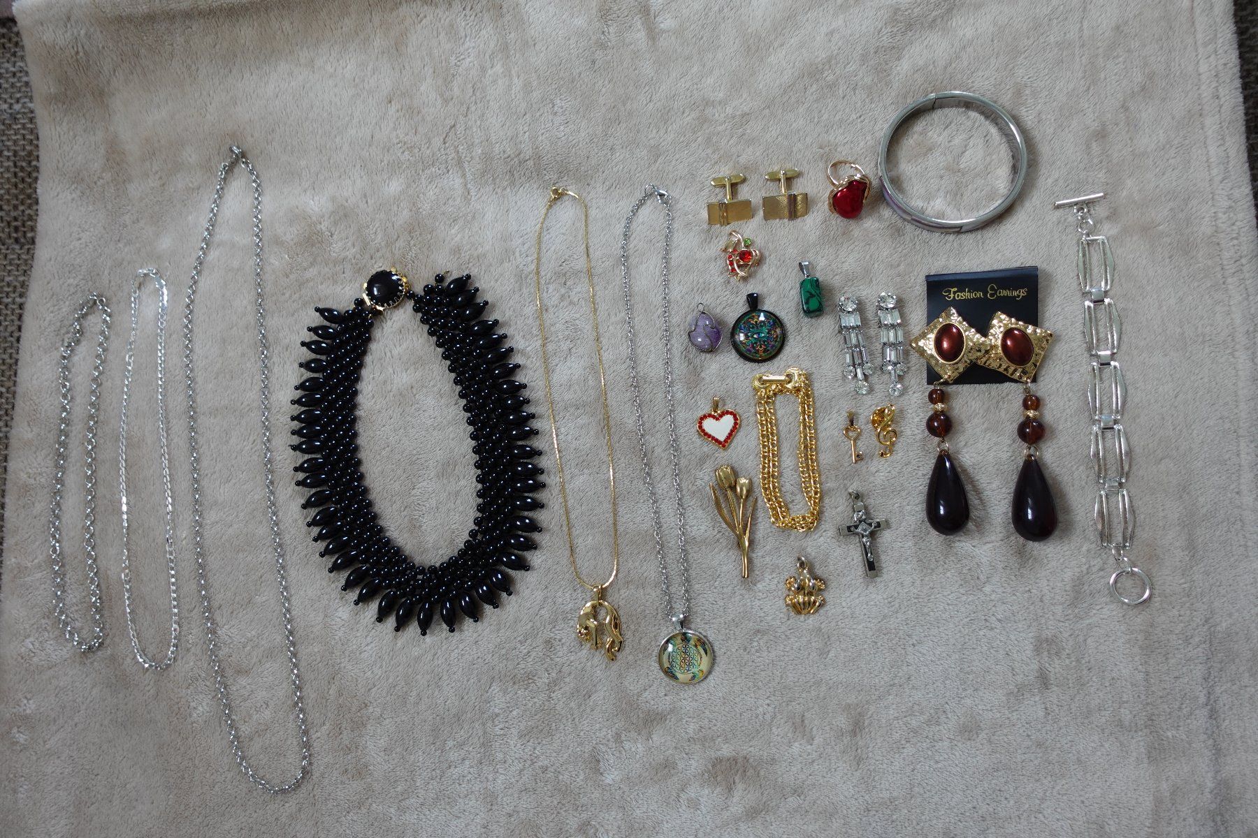 Altri gioielli: 1 schönes 26 teiliges Modeschmuck Set – Usato da rorschach venduto da Babsi64