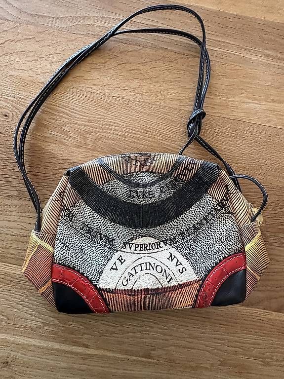 Taschen für Damen: Tasche – Gebraucht aus Oberglatt ZH von val_wq29 2