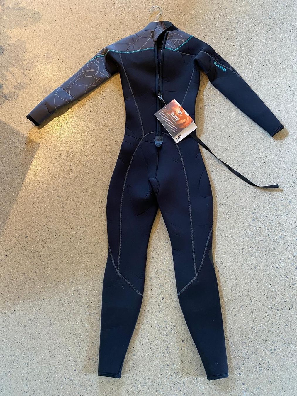 Mute per immersioni: NEU, Wetsuit, BARE, Damen, 04T, 5mm – Nuovo (secondo la descrizione) da Stalden (Sarnen) venduto da Elin06 1