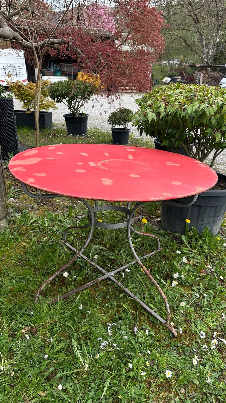 Tavoli: Runder Gartentisch, Metall rot – Usato da Otelfingen venduto da Yossi-68