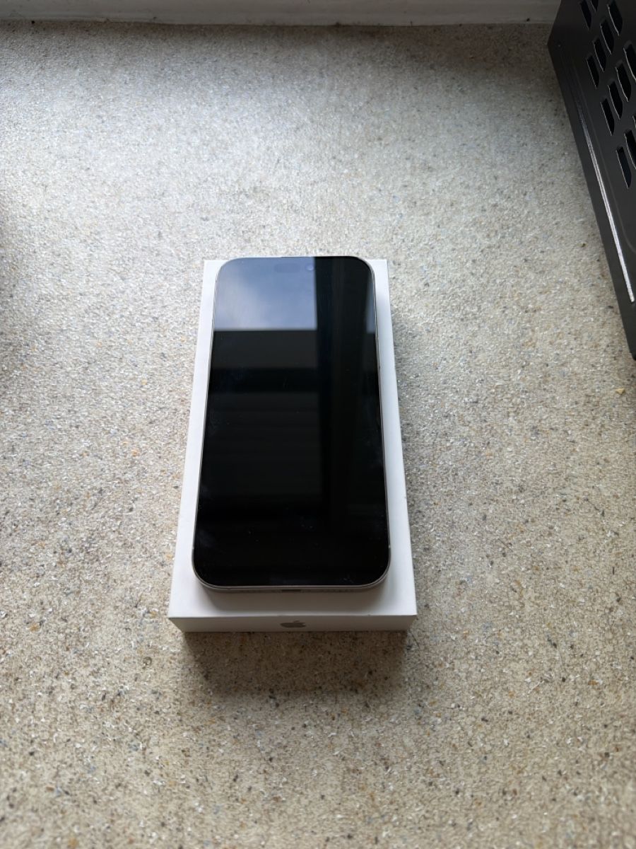 Apple Portables: iPhone 16 Pro Max – D'occasion à Regensdorf par dario5k 1