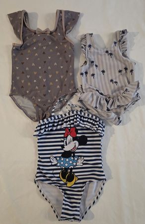 Badeanzüge Kinder Grösse 98/104 3Stück