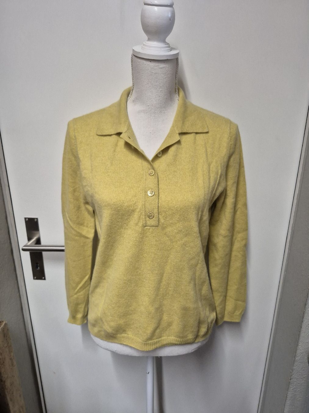 Maglioni & Felpe: Cashmere Collection Pullover Gr.M Kashmir/Merinowolle gelb – Usato da Merligen venduto da muss_haben