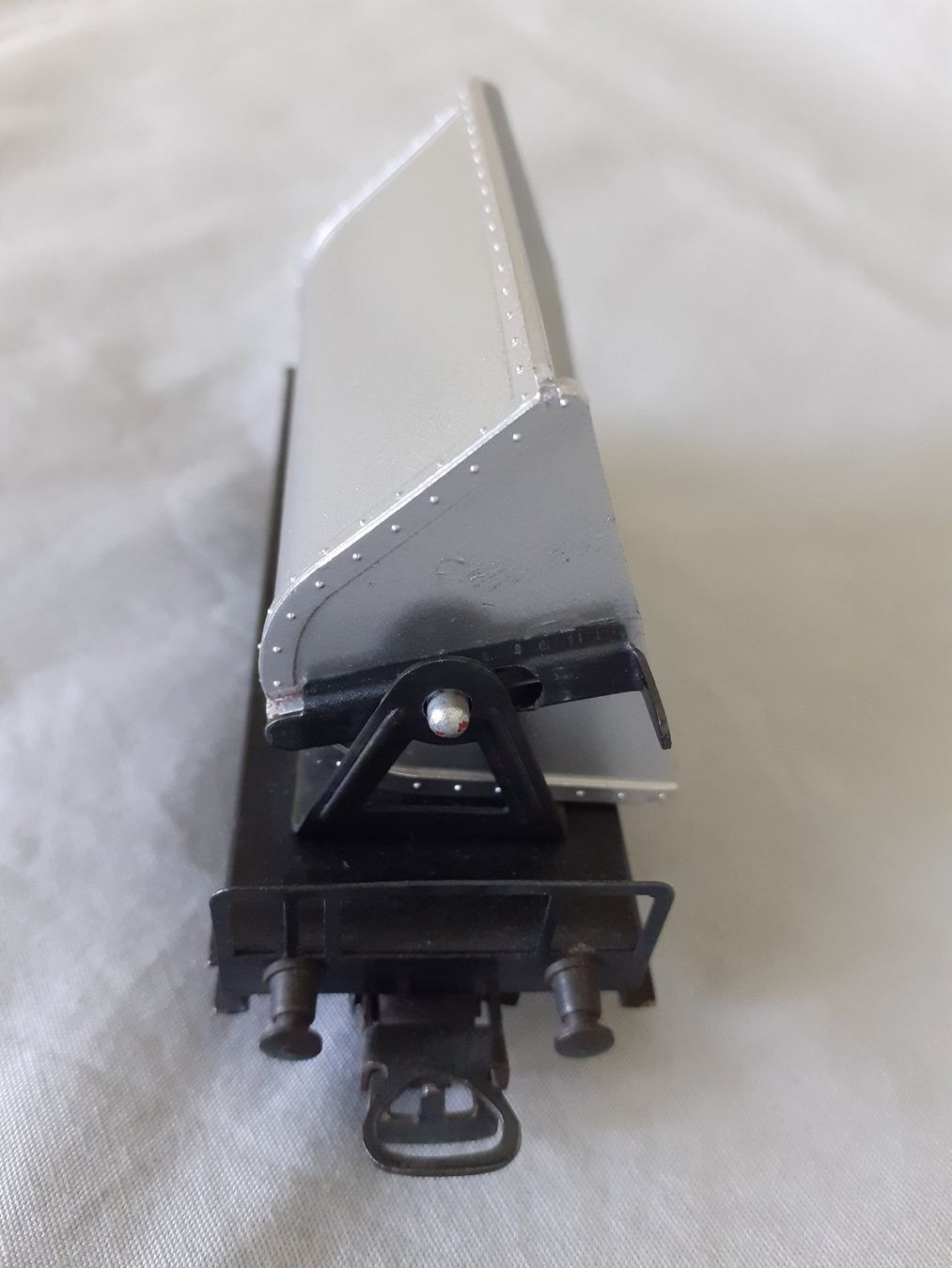 Märklin Modelleisenbahnen: Märklin Kipplore – Gebraucht aus Luzern von  5
