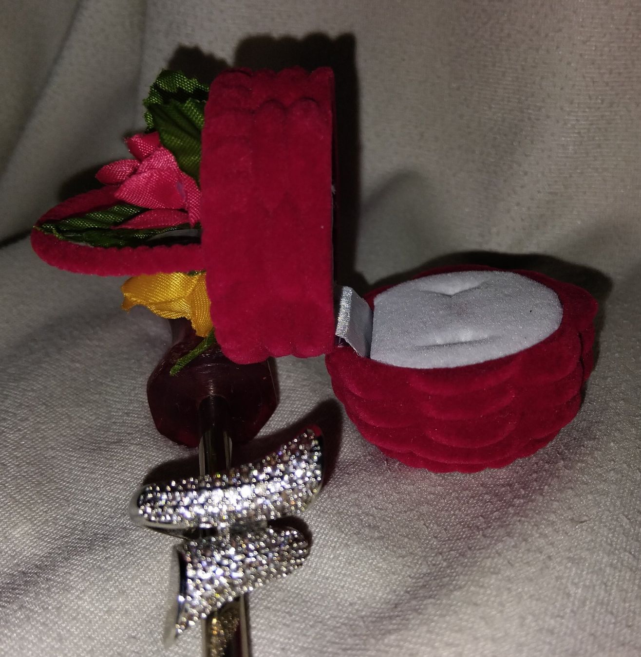 Ringe: Raffinierter Schmuck-Ring – Neu (gemäss Beschreibung) aus Rorschach von kristys 4