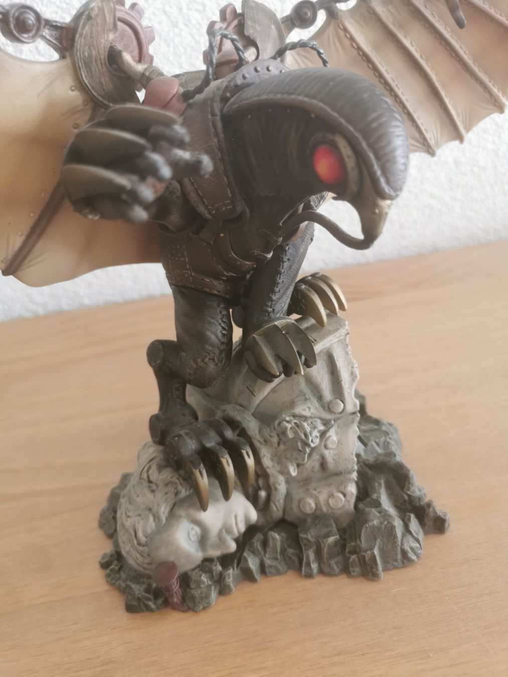 Statuette: Limited Edition Bioshock Infinite Songbird Statue – Usato da St.Gallen venduto da Tamal0204 1