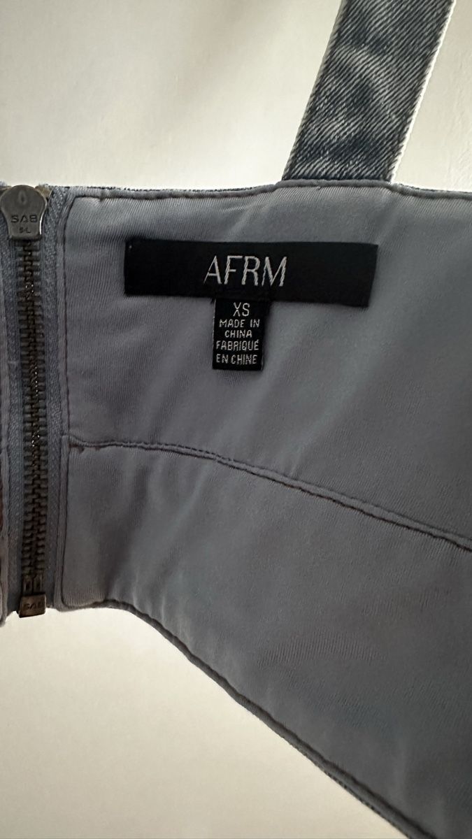 Top: AFRM Lavera Denim Top - XS - never worn – Nuovo (secondo la descrizione) da Luzern venduto da ida_hv2y 2