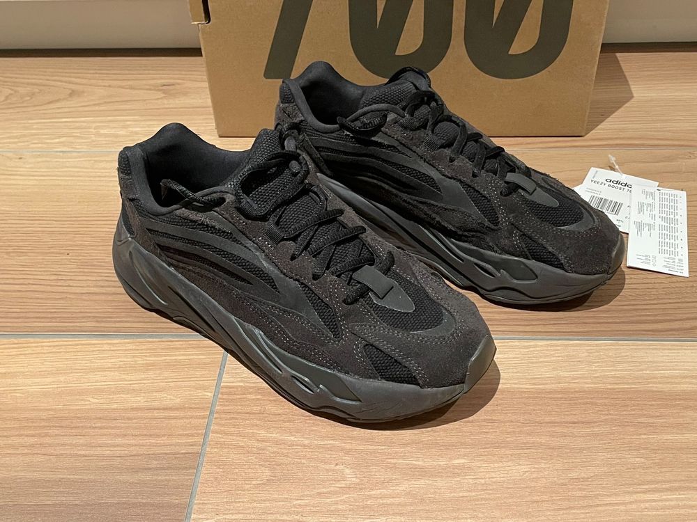 Adidas Yeezy Boost 700 V2 wie neu Grosse 40 2 3 Acheter sur Ricardo