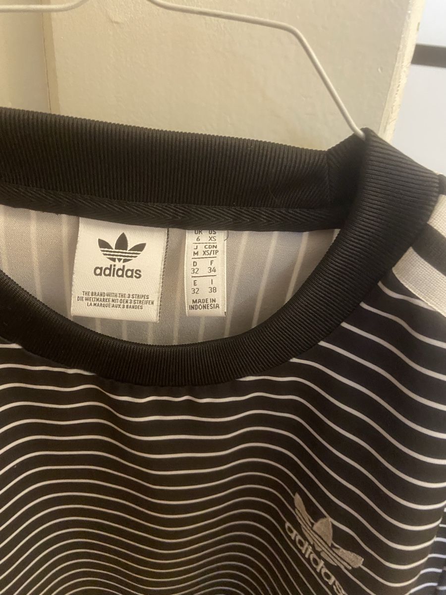 T-shirt: T-shirt Adidas a righe,  – Usato da Volketswil venduto da mel_vh2s 1