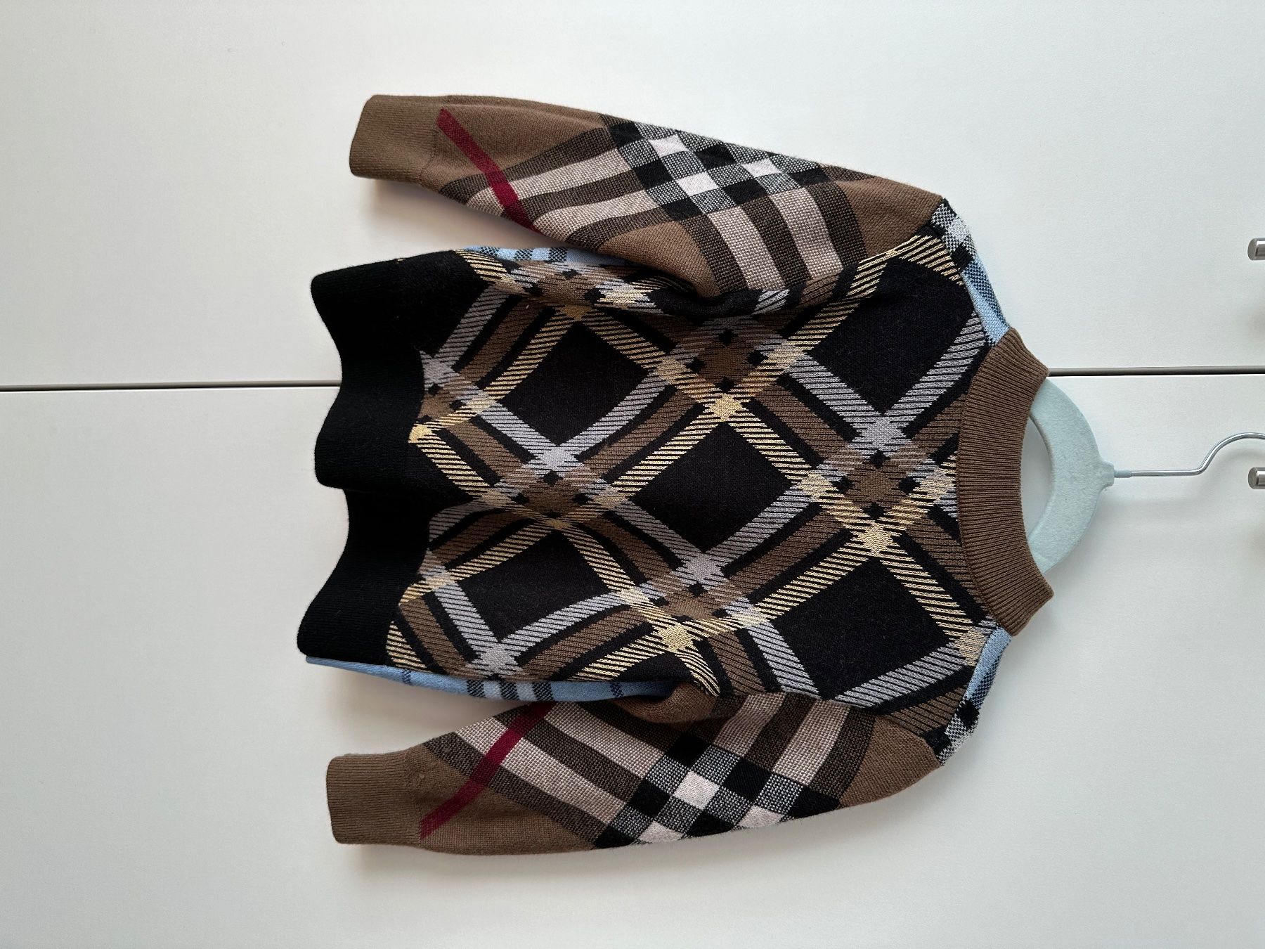 Burberry Pullover & Sweatshirts: Boys pullover Burberry . Perfect condition. Size 98 – Gebraucht aus Küssnacht am Rigi von hor_dpb7 2
