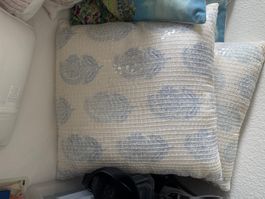 Helle Muster Zierkissen Beige/Blau 40x40