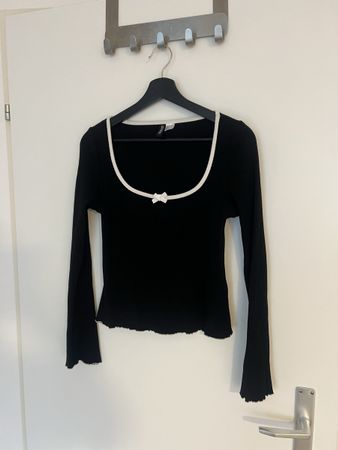 Schickes H&M Oberteil, schwarz mit Schleife, Grösse L