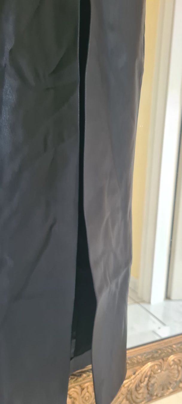Zara Vestiti: Langes Zara Kleid mit Seitenschlitz Kunstleder – Usato da Allschwil venduto da Virgo 3