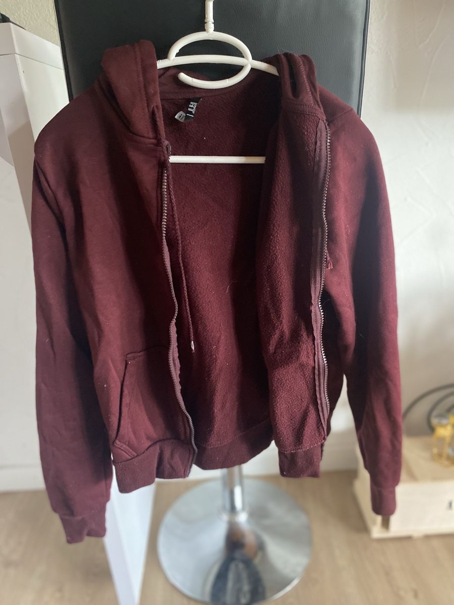 Maglioni & Felpe: Kapuzenpullover mit Reissverschluss bordeauxrot Grösse S – Nuovo (secondo la descrizione) da Steckborn venduto da Amandabraun96