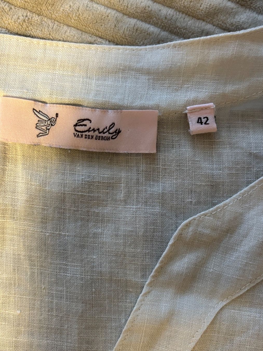 Camicette: Emily Van Den Bergh Bluse 100% Leinen – Usato da St. Margrethen SG venduto da dijanaO 5