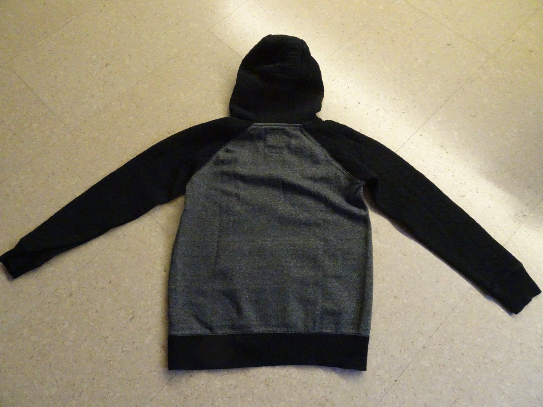 C&A Pullover & Sweatshirts: Kapuzenpullover – Gebraucht aus Münchenbuchsee von Yothu 1