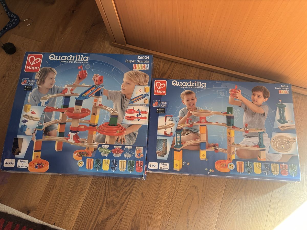 Quadrilla Giocattoli: Hape Quadrilla E6024 und E6019 neu – Usato da Affoltern am Albis venduto da interceptor356