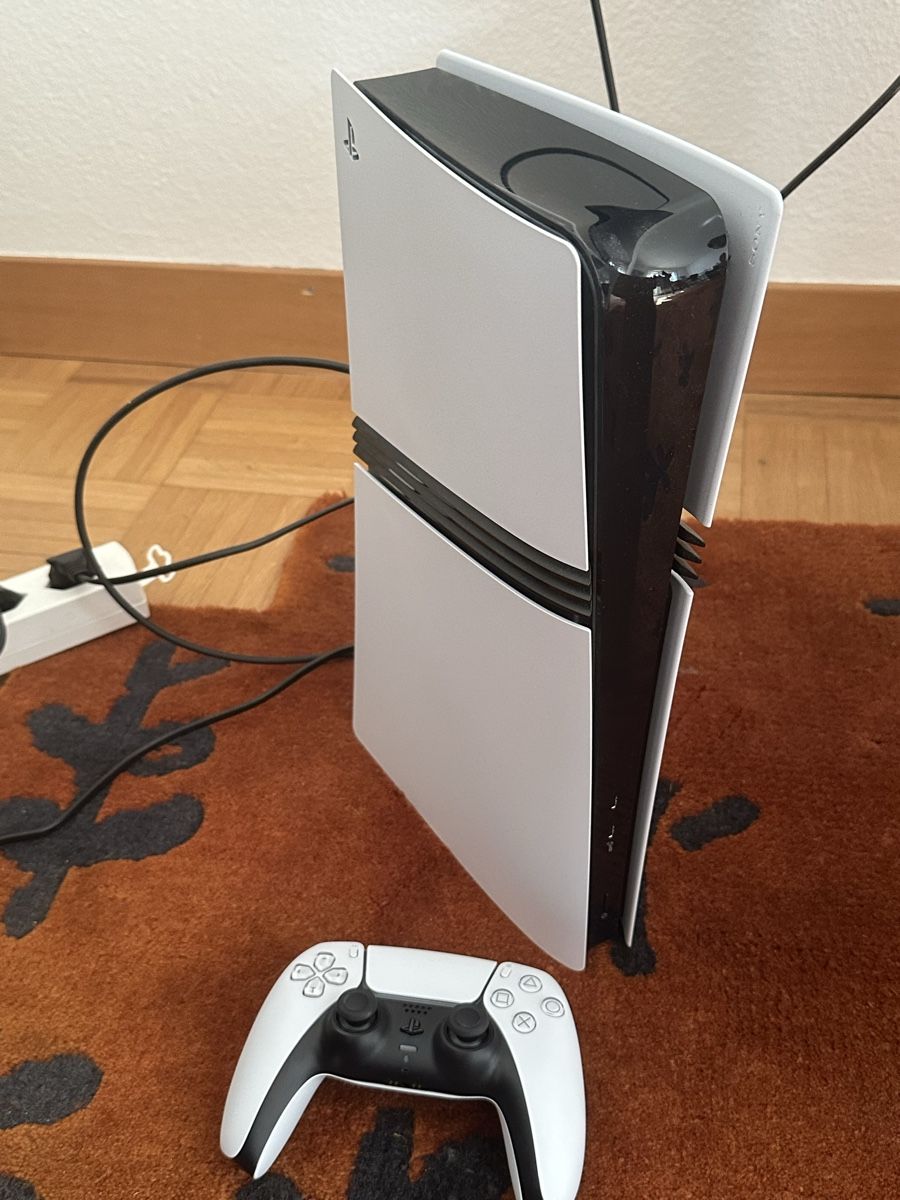 Sony Console: PS5 Pro – Nuovo (secondo la descrizione) da Zürich venduto da jonertb 1