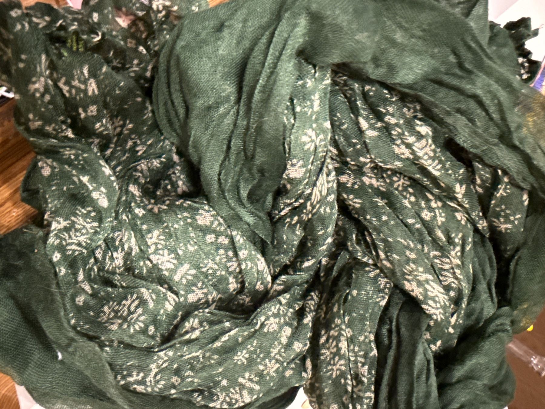 Foulards & écharpes: Schal – Neuf (Voir description) à Amriswil par used2use 1