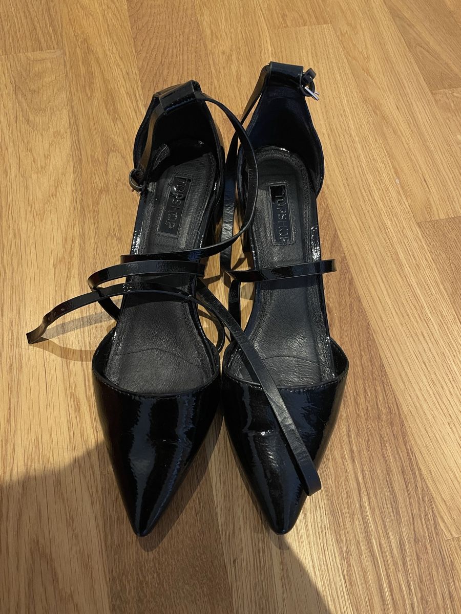 Damenschuhe: Pumps Lackleder – Gebraucht aus Baar von oldnewnew